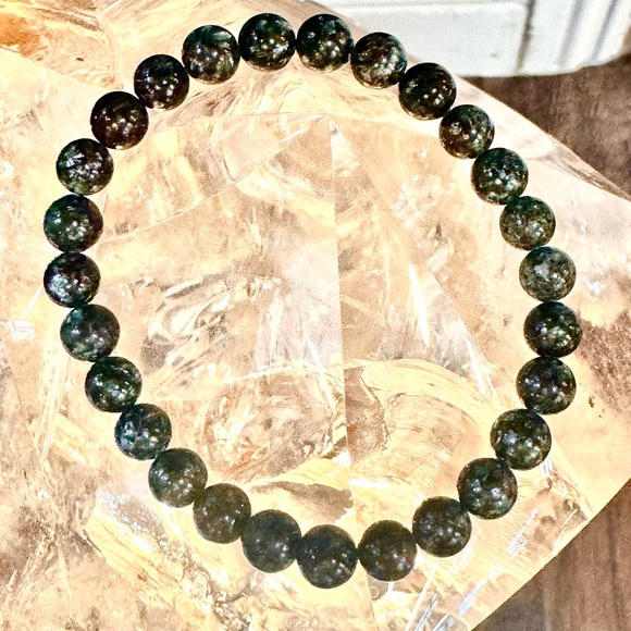 Jewelry - Elegant Seraphinite Beaded Bracelet from Russia